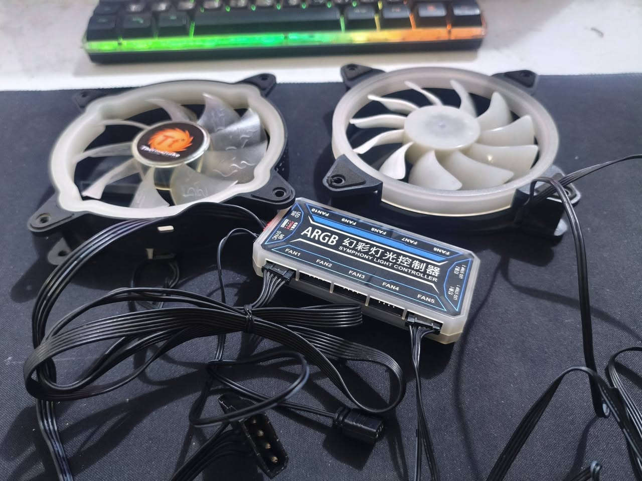 قطع حاسبة للبيع 
جهاز Egpu  منفذ m.2  موديل R3G السعر 75
مبرد غازي HP-400s  ارتفاع 3.67 ملم السعر 30 
وحدة شبكة Intel® Wi-Fi 7 BE200 السعر 25
هاب وفان السعر 15 
وايرات بورسبلاي الشعر 15
مبرد هوائي انتل ستوك intel RM1 السعر10 و RM2 السعر15
كيبل كرت شاشة PCIE 3.0x16 السعر10
كيس يحول الهارد ssd-sata الى متنقل منفذ usb السعر 5
ادابتر  sata  الى usb السعر 5 
وايرات هارد sata   الكيس ب2
قطعة OTG السعر 3
مقسمات اضائة ديكور السعر 2
توصيل متوفر


**إذا كنت صاحب هذا الإعلان وتريد حذفه لأي سبب، رجاءا أرسل رسالة إلى الدعم الفني**