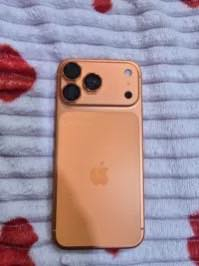 ايفون 17 برو ماكس مستخدم اسبوع مشحون 10 مرات فقط ذاكره 256 سيم كرت  سع...