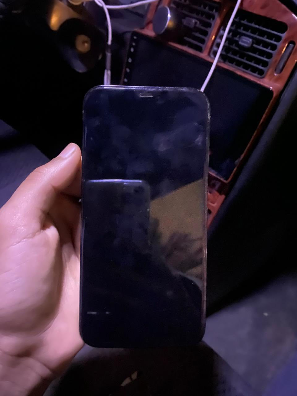 سلام عليكم آيفون ١٢برو ماكس الجهاز وتر بلادي مامفتوح ذاكره ٢٥٦ بطاريه ٧٨الجهاز زلغ مآبي السعر ٤٥٠ وبي مجال بسيط مكان بغداد ***********   واتساب فقط
