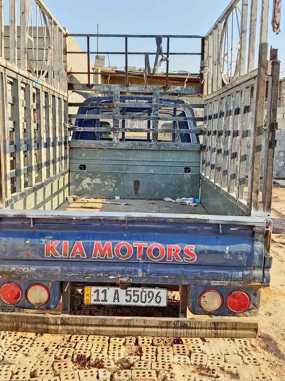 سلام عليكم ورحمه الله وبركاته للبيع سياره كيا مديل 2007 مكينه وكير وكسن شاصي مكفولات سياره مكفوله كفاله عامه لاصبق لا ضربه سعر 75وبيه مجال المحجر مو وياها  مصفره هيئه وغرامات العنوان بغداد حيل بتول رقمي ***********
