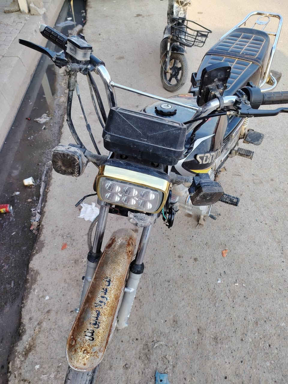 للبيع ماطور 5 كير موديل 2021 كهربائيات كامل شغاله السعر 350 مكاني الحويجة ناحية ***********
