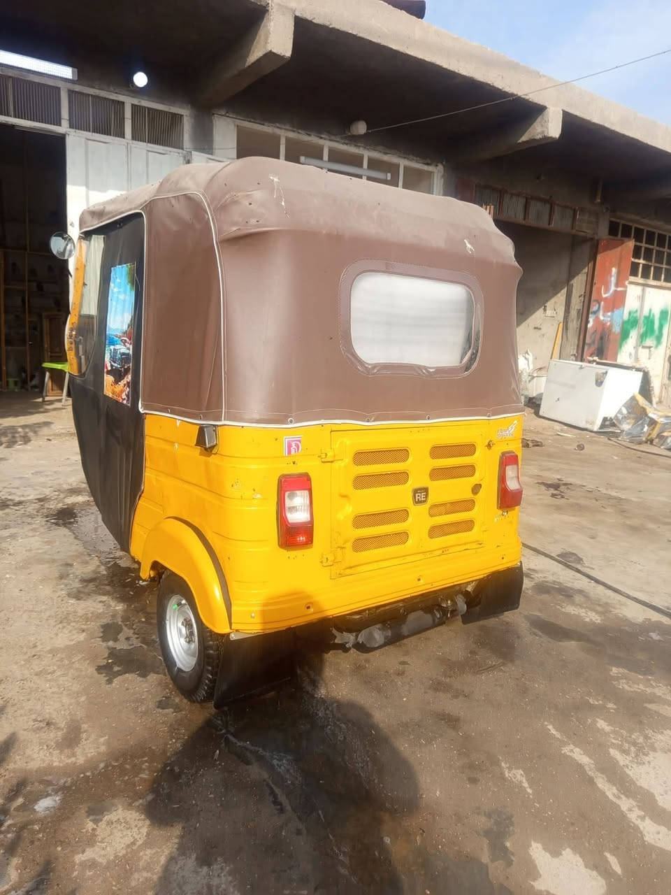 السلام عليكم تكتك 19 مضلع رقم بغداد تحويل نفس اليوم سعر 5600 وبيها مجال مكاني حي  طارق القديم شراي يتصل ‏‪***********‬‏
