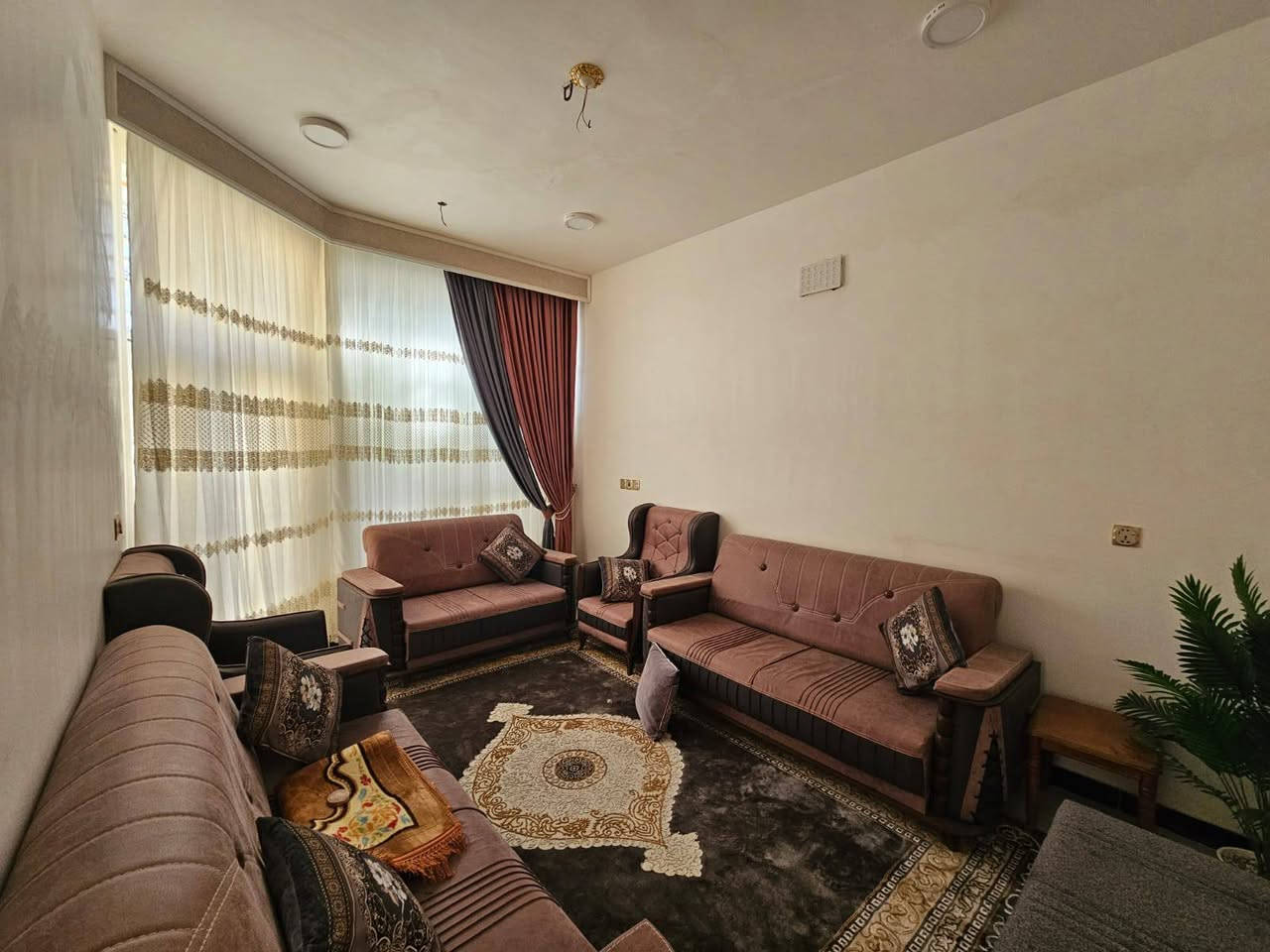 #للبيع 
مشتمل 100م حديث بالخاجية بالقضاة 
الشراي يدخل خاص انطيه التفصيل سعر مناسب جدا ان اشاء الله


**إذا كنت صاحب هذا الإعلان وتريد حذفه لأي سبب، رجاءا أرسل رسالة إلى الدعم الفني**