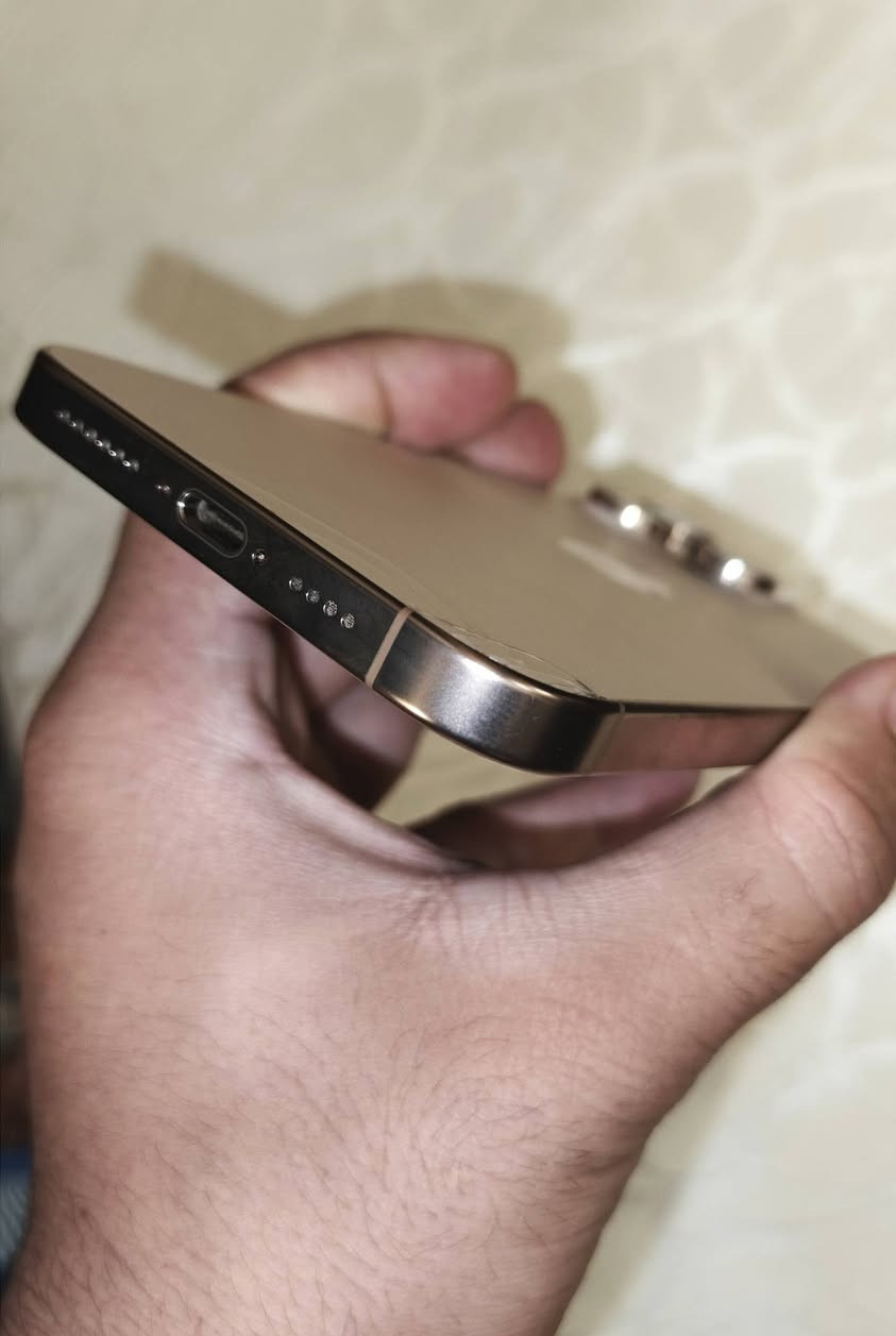 ايفون 16pro max
ماستر  بلادي وكارتونه موجوده 
بطاريه98 بعده جديد
جهاز جدٱ نضيف 
بلادي ما داخل صيانه
مكفول من كلشي 
بي فطر بضهر بسيط 
جهاز كله شغال وطبيعي على وضع شركه 
سعر 1200
لاتصال 
***********  واتساب واتصال موجود
