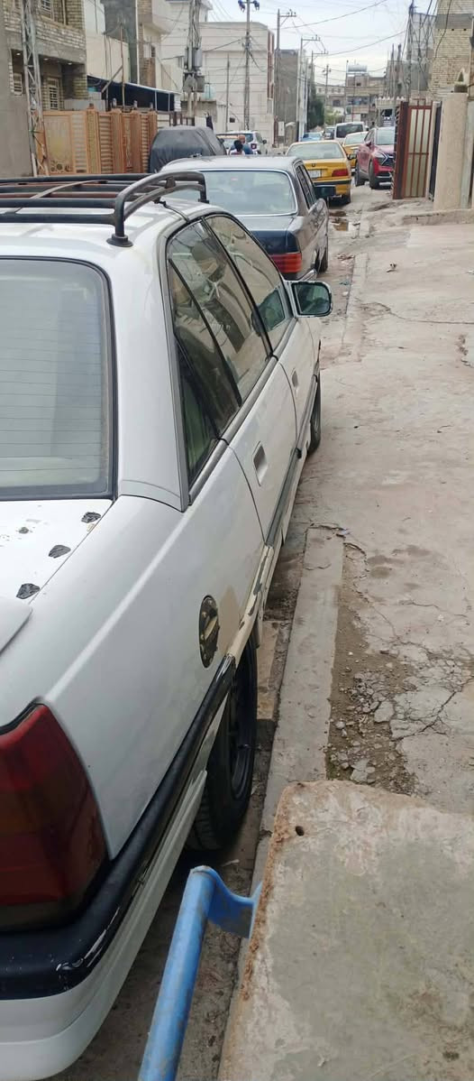 سلام عليكم اوبل اوميكا سبورت سياره بغداد باسمي مكينه 3000تبريد وتبريد شغال بس فإن ضعيف تخم تأير كهربائيات كامله عنواني بغداد الدورة ***********واتساب موجود والخاص مفتوح
