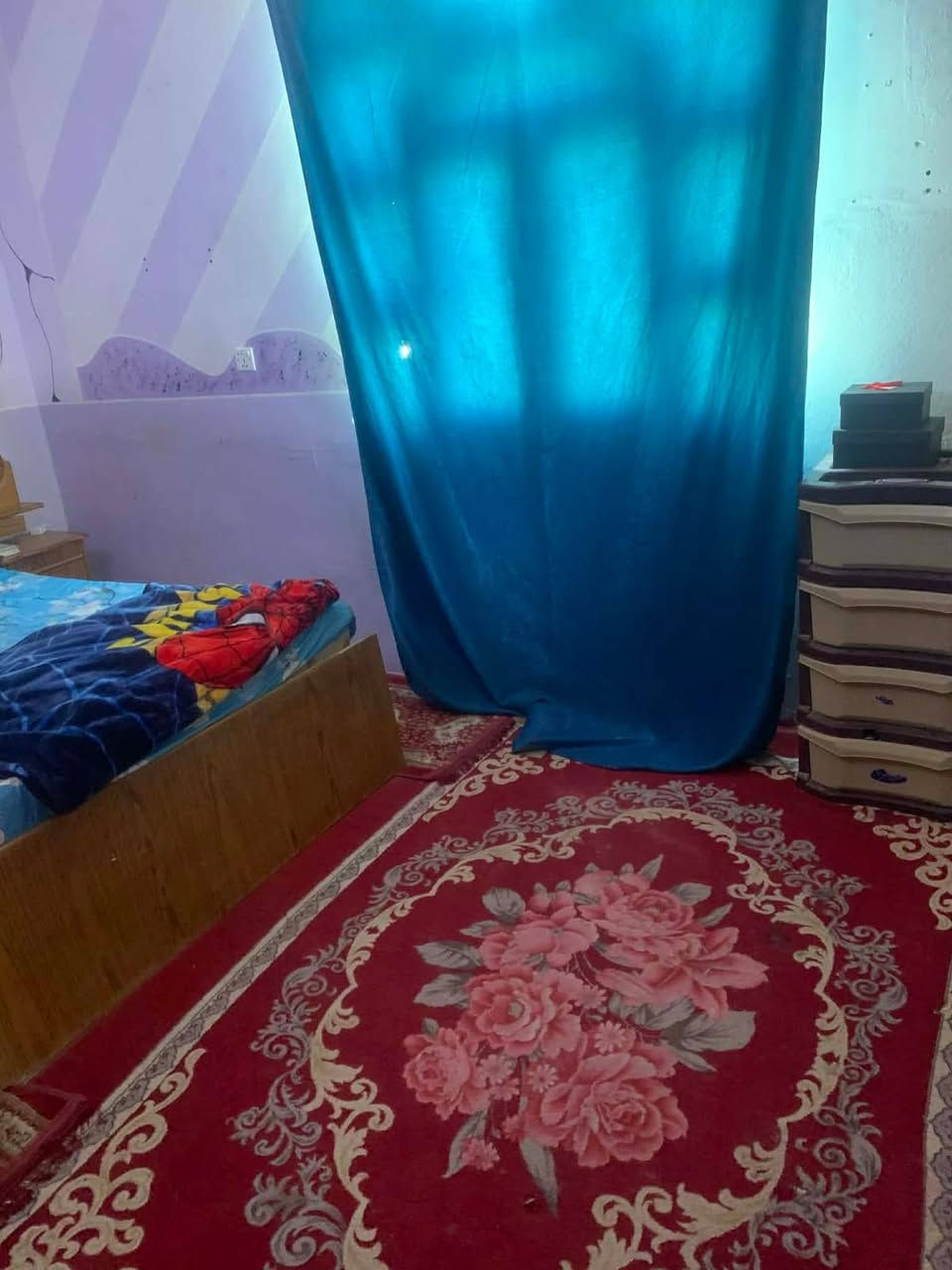 ***********
بيت ٥٠ متر بحي النداء منطقة ال ٥٩ بصف الركن  البناء عكادة يحتوي البيت بالطابق الأرضي على مطبخ + صالة كبيرة + حمامات داخلية وخارجية 
والطابق الثاني غرفة كبيرة 

البيت معروض للبيع 
سعرة 42 وبي مجال
