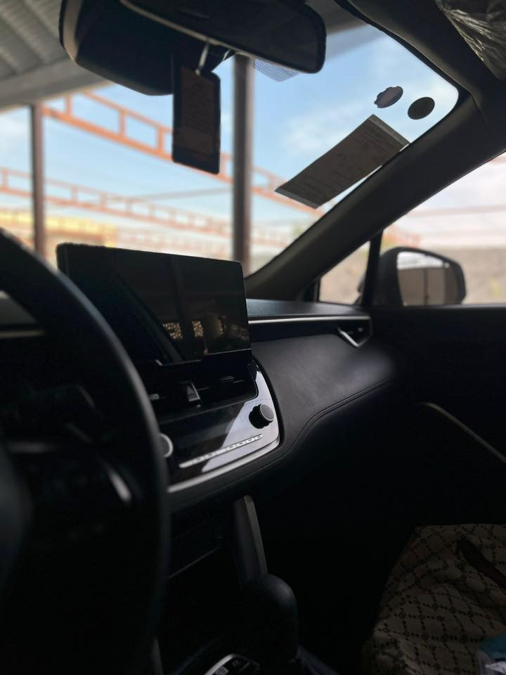 للبيع: Toyota Corolla Cross HEV (هايبرد)
سيارة بحالة الوكالة، لون أبيض لؤلؤي.ماشية ١٤٥٠٠
 
📍 الموقع: الديوانية
💰 السعر: [177$ ] (قابل للتفاوض البسيط)
📞 التواصل: [***********]
