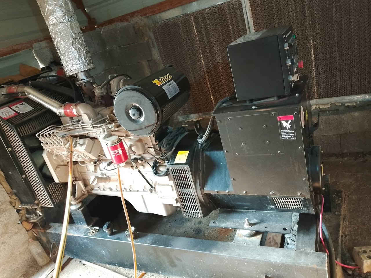 مولد للبيع كمنز سته سلندر زيرو اخذته شتغل عدي قليل فول حساسات بصمه موسويج شاشه راس  توليد ستان فور 150كيفي للاستفسار ***********
