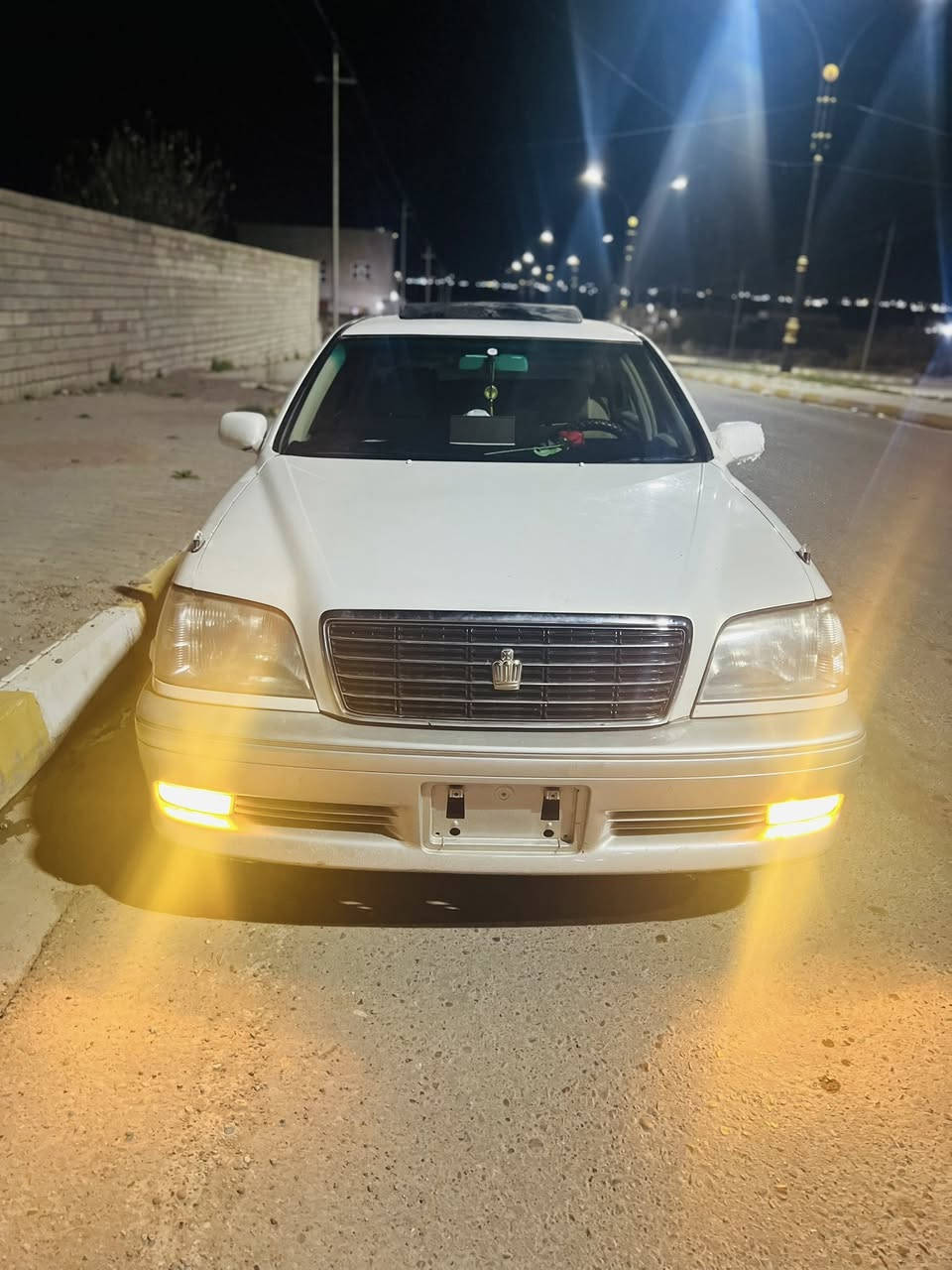 السلام عليكم.
ملكة 2003 كص كير ومحرك ففيتي 
صدر تواير نص عمر 
دكمتين ثلاجه 
تبريد ثلج 
تدفئه نار
كير ومحرك شرط
شاشه سماعات دمام
كهربائيات كلها شغاله
 للبيع بدون مراوس فقط بيع
رايدها ب 33 وبيها مجال 
مكاني صلاح الدين بيجي
***********
