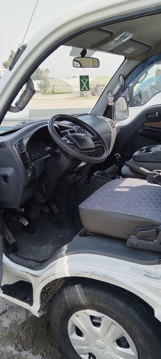 السلام عليكم حجي كيا ٢٧٠٠ موديل ٢٠٢١ للبيع السياره جازه وكفاله عامه من الصبغ والبارد رقم بغداد  رقم التلفون ***********
