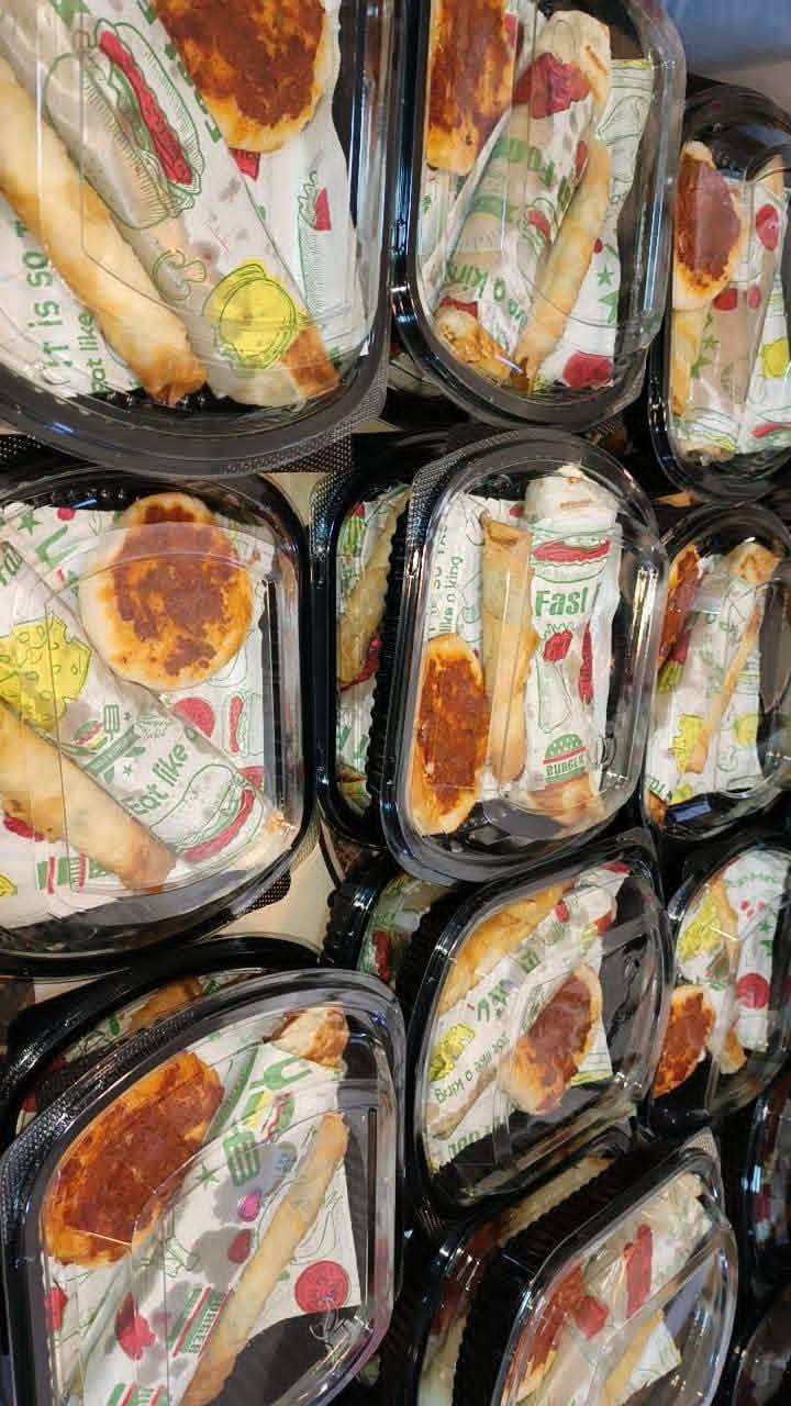 اللهم صل على محمد وال محمد سعر طبق الفين دينار فقط 
يحتوي ع الفه كباب + بوركايه ولحم بعجينه تجهيز جميع مناسبات ***********
