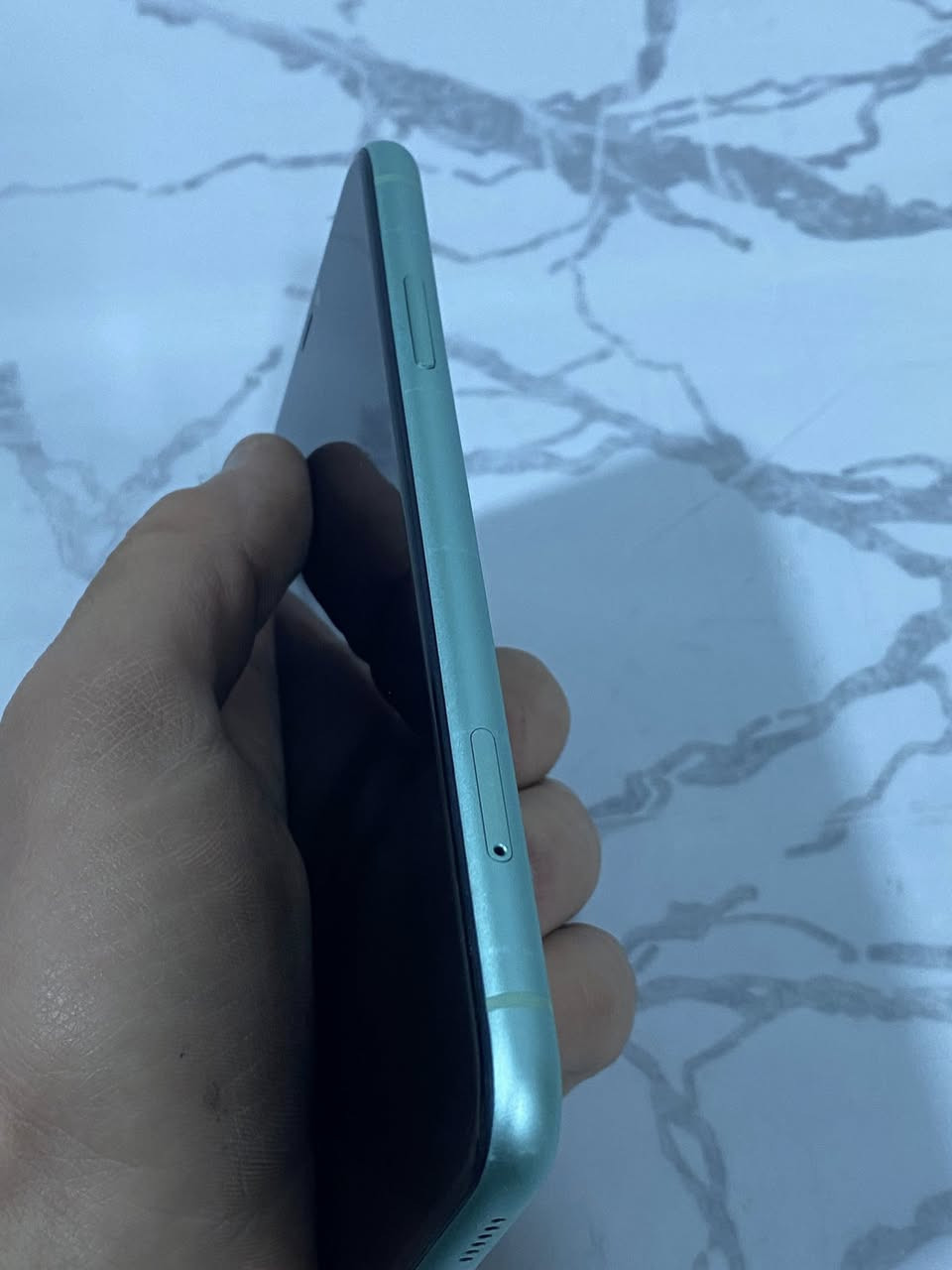 ايفون 11 عادي ذاكره 128      بطاريه 73        جهاز جديد ما مفتوح برغي ما مفتوح    استفسار على الرقم ***********
