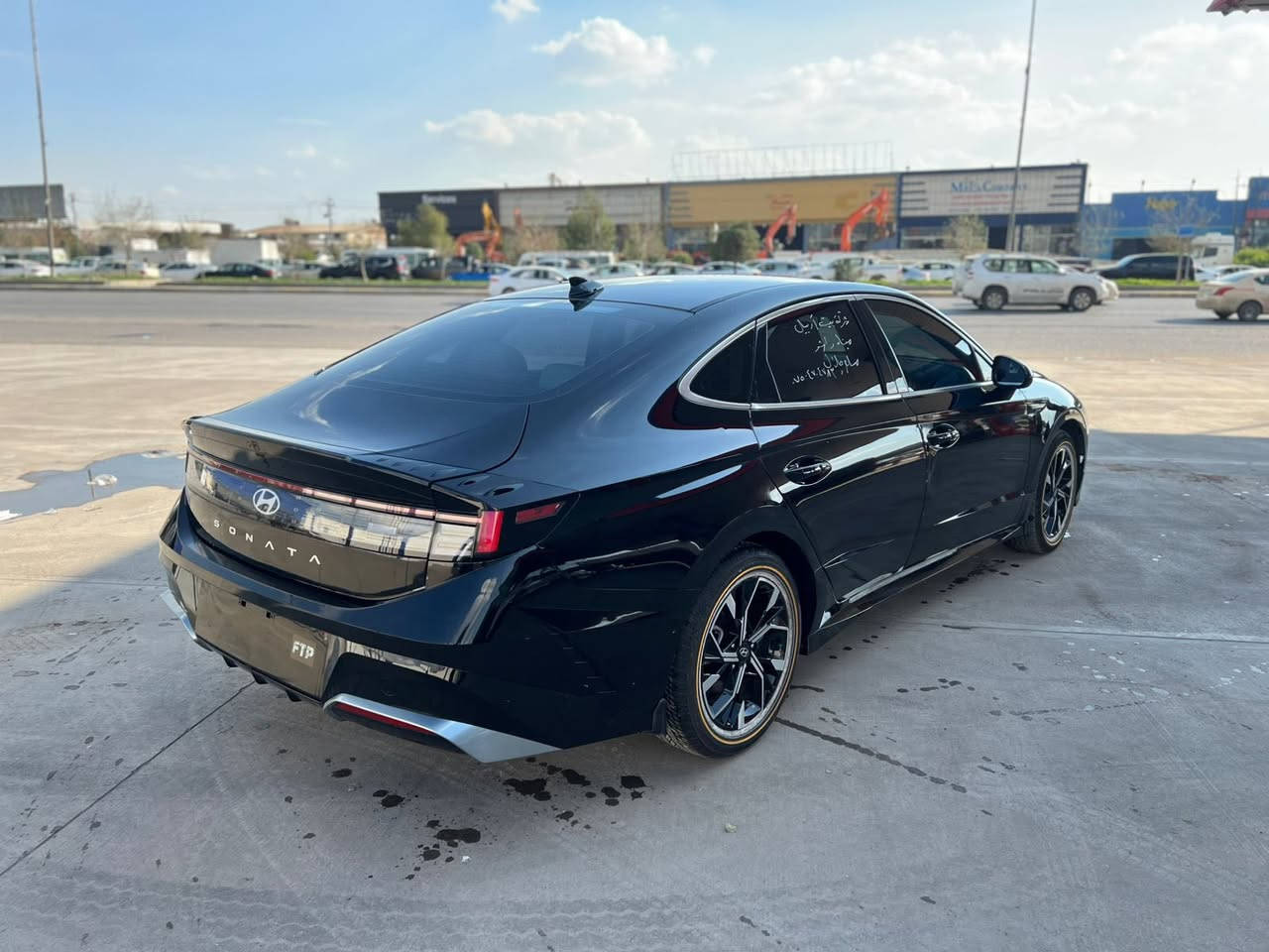 Sonata 2024
مواصفات 
بصمة
رادار
تحديد سرعة 
و بعد بيها هواي مواصفات 
بس واحد باب صبغ طرف نفر 
بدون ايرباك
بجم و خلف كبس
سعر:١٨٥$
رقم موباييل : ***********
مكان سيارة: اربيل
