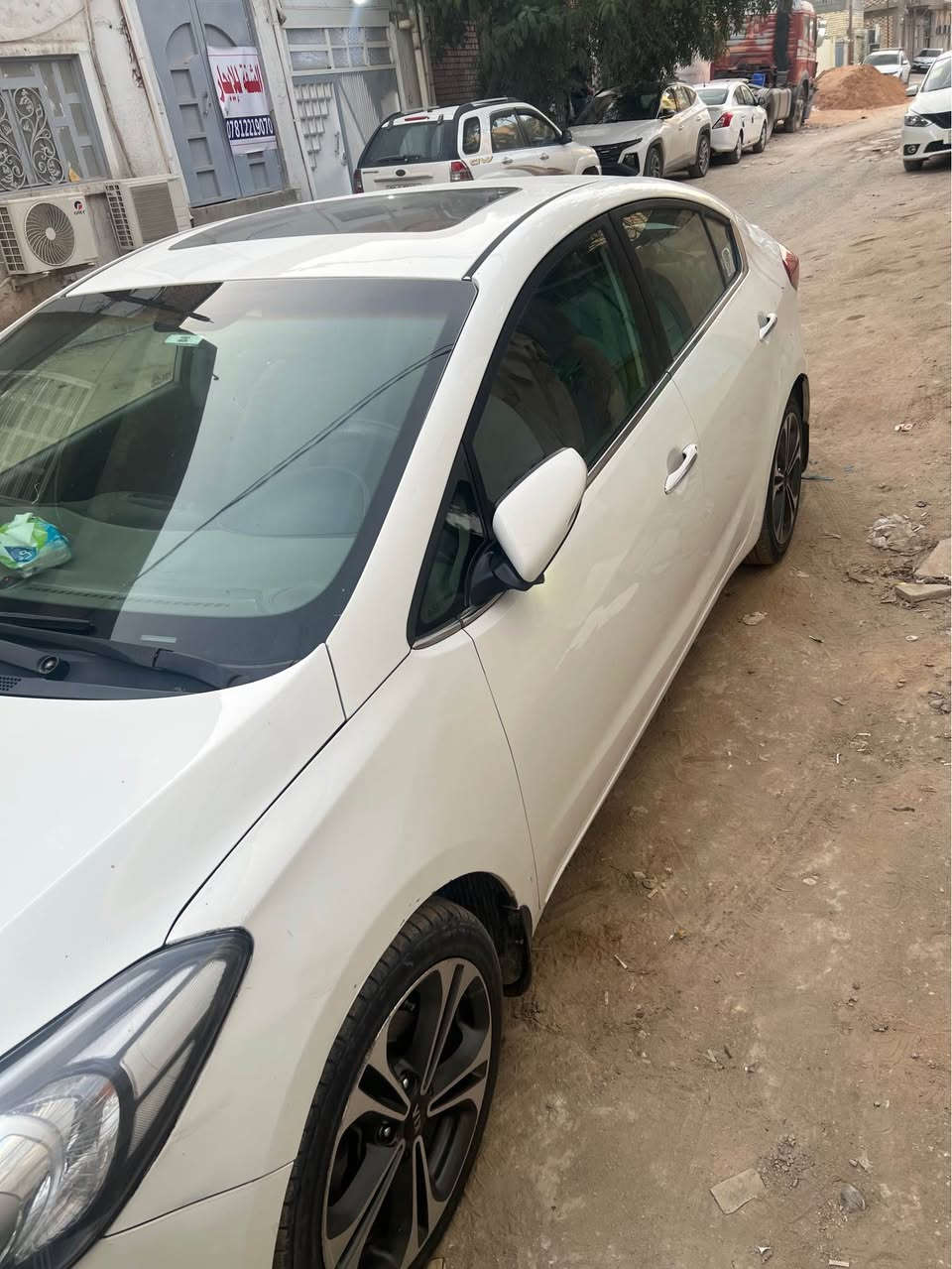 سلام عليكم 
سيراتو للبيع او مروس 
رقم اربيل وكالة او مداور 
سعره 118وبيه مجال بسيط 
سياره كفاله عامه من الصبغ بيه بارد بل جاملغ الامامي والخلفي 
فول موصفات 
بصمه 
فتحه 
تبريد قطعتين 
مري شفط+اشاره مري 
لد خلفي امامي
حساس امامي خلفي 
شاشه كامره بلادي حاكية 
ويل 17
ترحيب الباقي معروفه
مكاني نجف حي المثنى
لاستفسار *********** النجف, العراق
