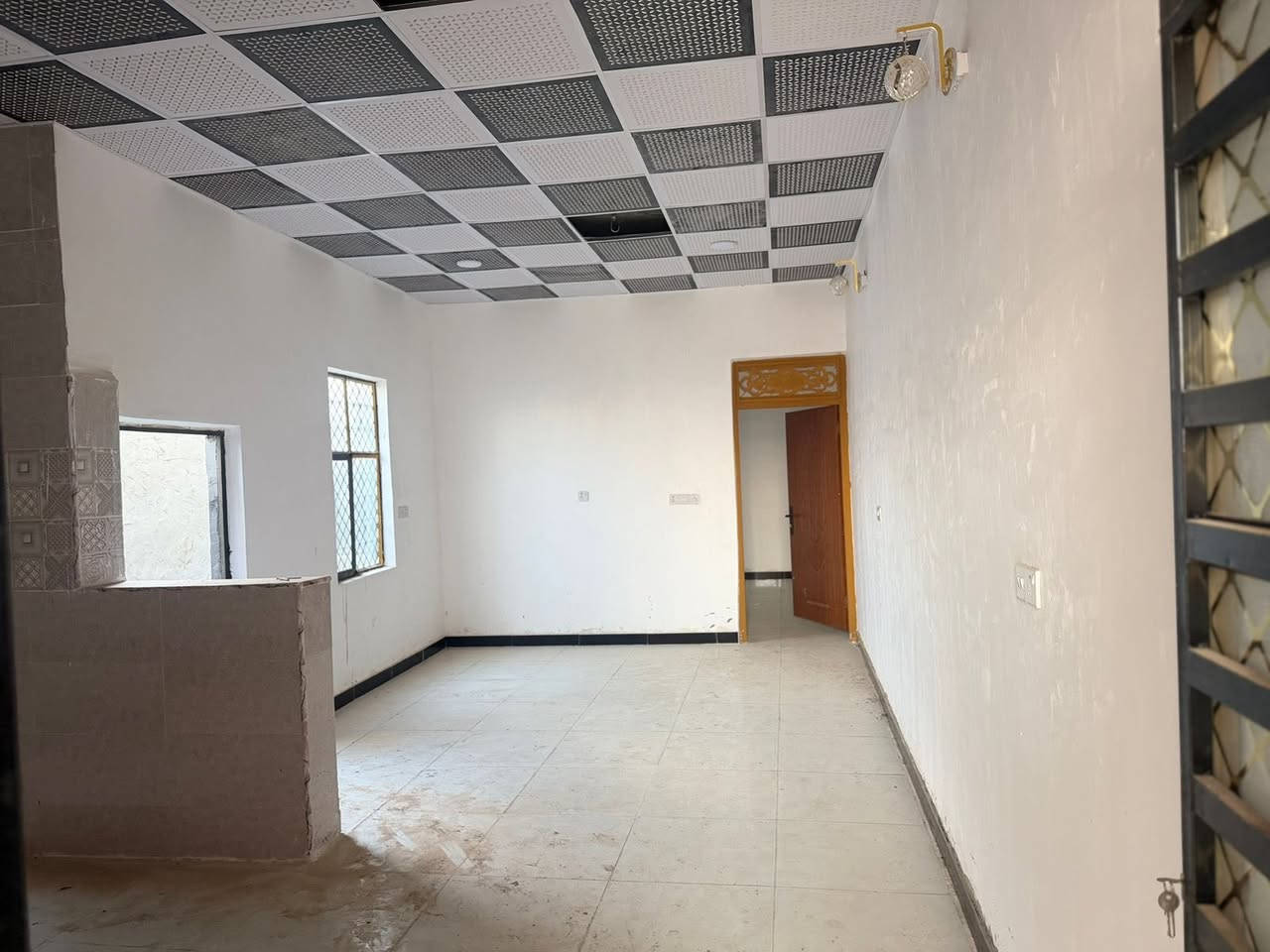 السلام عليكم
بيت. زاعي. سند 25 حي الأمين الثاني 
المساحة.  100 متر. الواجها. 5 والنزال 20 
الرقم. ***********
