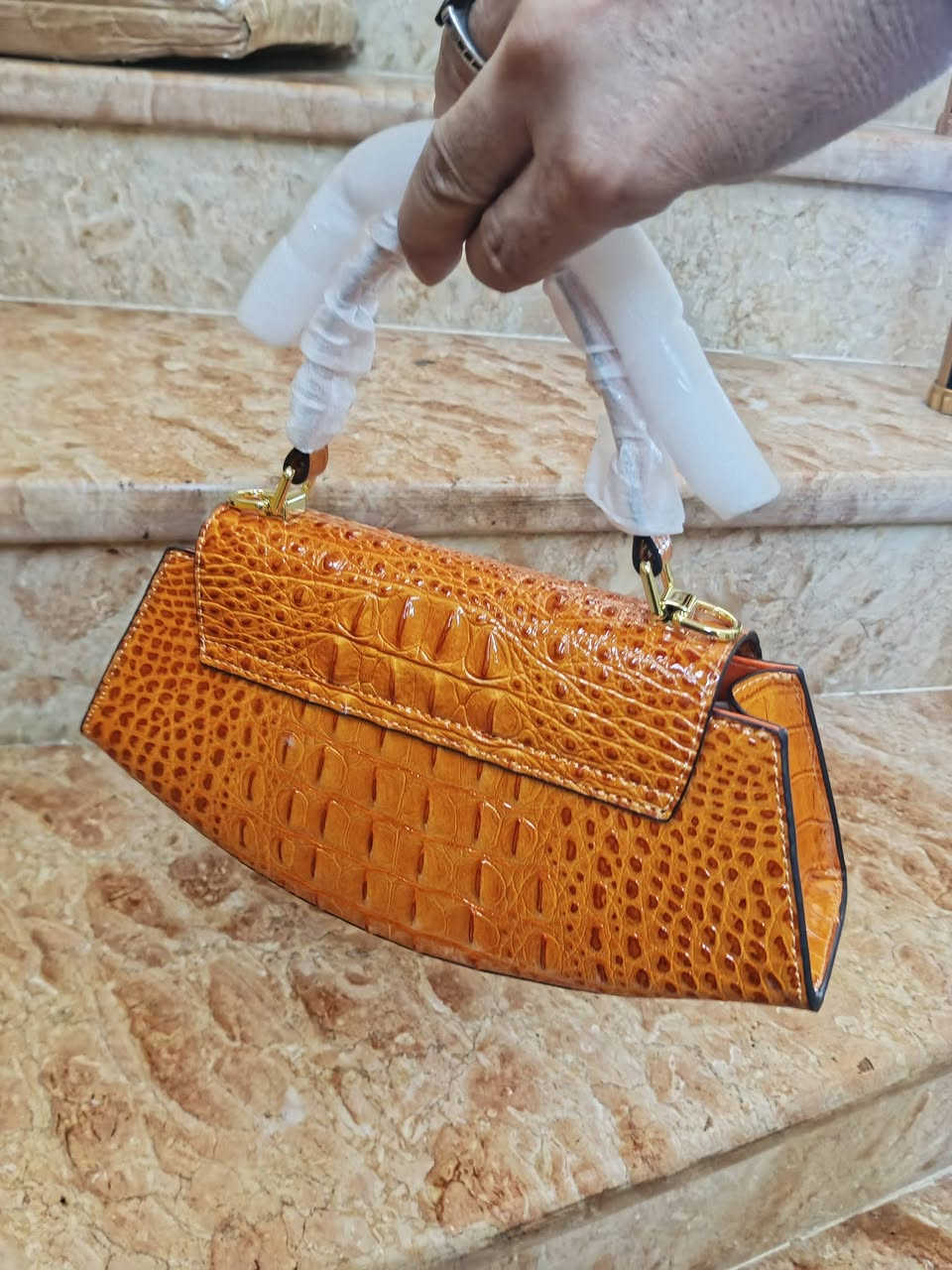 جنطه بهذا الجمال اول تم 20يوجد توصيل


**إذا كنت صاحب هذا الإعلان وتريد حذفه لأي سبب، رجاءا أرسل رسالة إلى الدعم الفني**