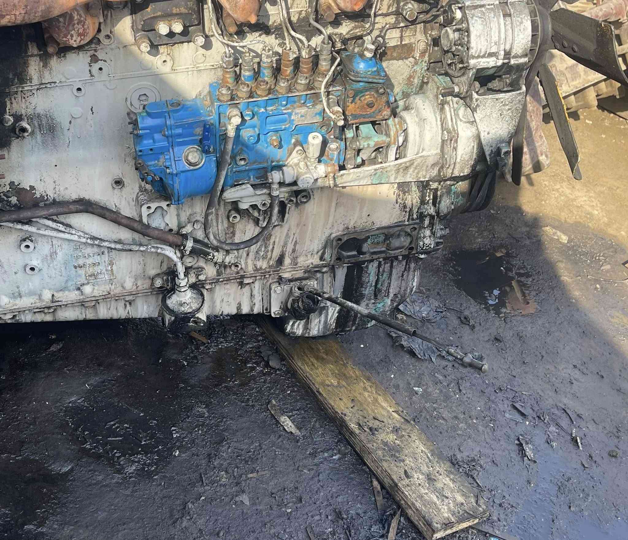 للبيع محرك 112ونص ستندر محسن سلندر مسطره بيها بخار
سعر (20 $) وبيها مجال 

مكان/ كسره وعطش مقابل بيت صبر 
 ☎️***********
