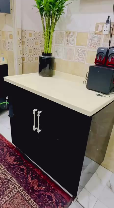 بيت للبيع طابو زراعي منطقة الحمود  متكون من غرف 2 ودوانية صغيرة وموزع ومطابخ 2 حار وبارد وحمام وكليدور   ومساحة طارمة غير مبنية من ضمن البيت تقريب 40 متر  

شارع عريض مشمول بالتبليط  اقل شهر يتبلط   كهرباء جديدة مجاري جديدة 
مساحة البيت 180 متر   تفاصيل كلها مذكورة السعر 80 مليون بناء جديد  كلشي مذكور  شراي اهلا وسهلا
المراسلة ع واتساب 
***********
