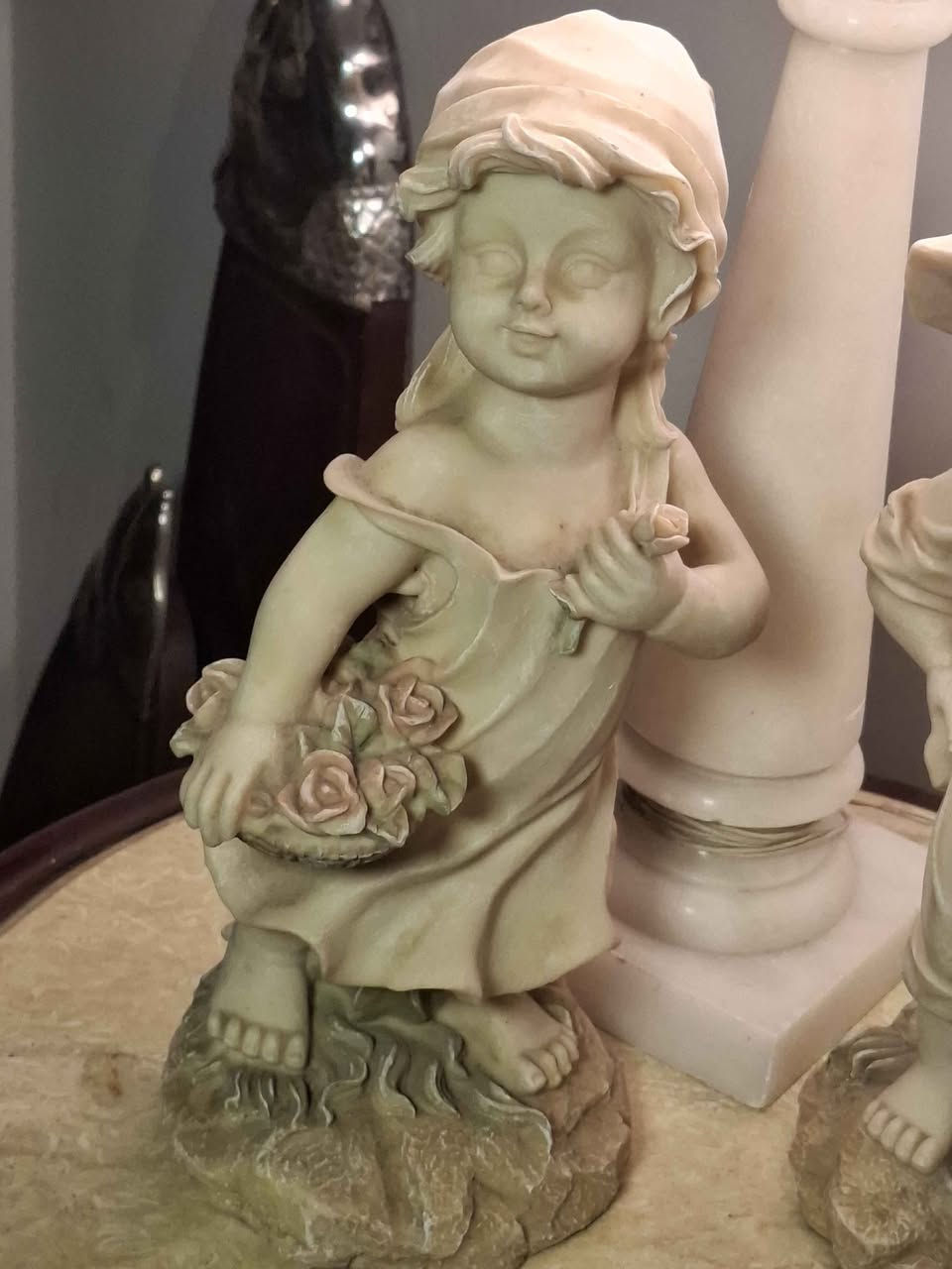 Vintage decorative 
Biscuits  guys  marble lamp a special Egyptian wooden table and fossil. 
Contact us now to have more info زحلة الاراضي, زحلة


**إذا كنت صاحب هذا الإعلان وتريد حذفه لأي سبب، رجاءا أرسل رسالة إلى الدعم الفني**