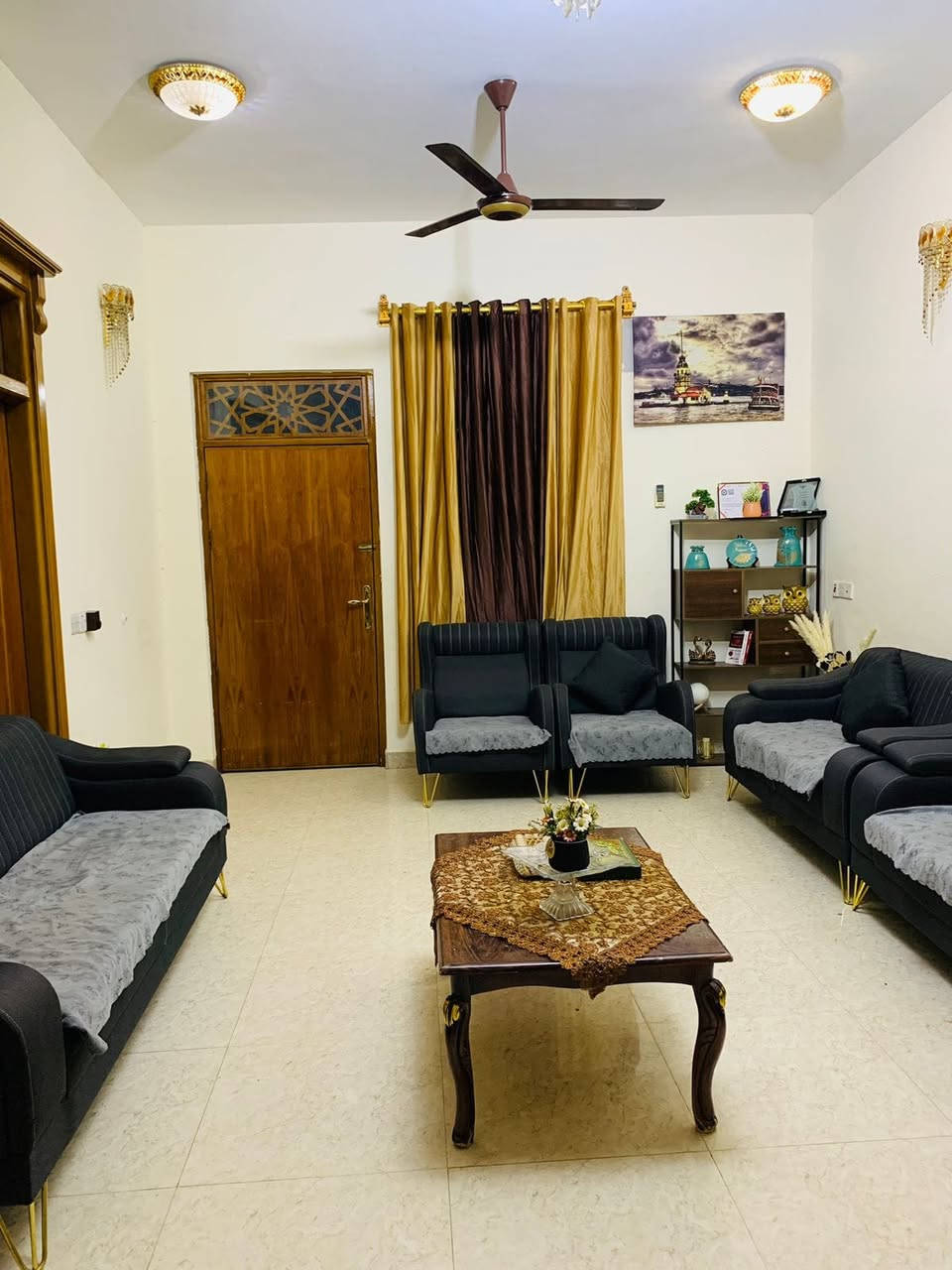 السلام عليكم 
بيت خلف الحمام مباشرتا  للبيع 
مساحة البيت بالسند ١٠٠ بالواقع ١٢٥ تفاصيل البيت  صالة +استقبال + مطبخ + صحيات خارجي داخلي الطابق الأرضي اما عن الطابق الثاني ٣ غرف نوم بينهن ممر+ صحيات إضافة إلى السطح أيضآ بي صحيات الموقع مميز جدا قرب كورنيش ديالى والبناء حديث 2023
والاستفسارات اكثر عن السعار وباقي تفاصيل اتصل على الرقم يوجد وتساب وتفاصيل اكثر
***********
