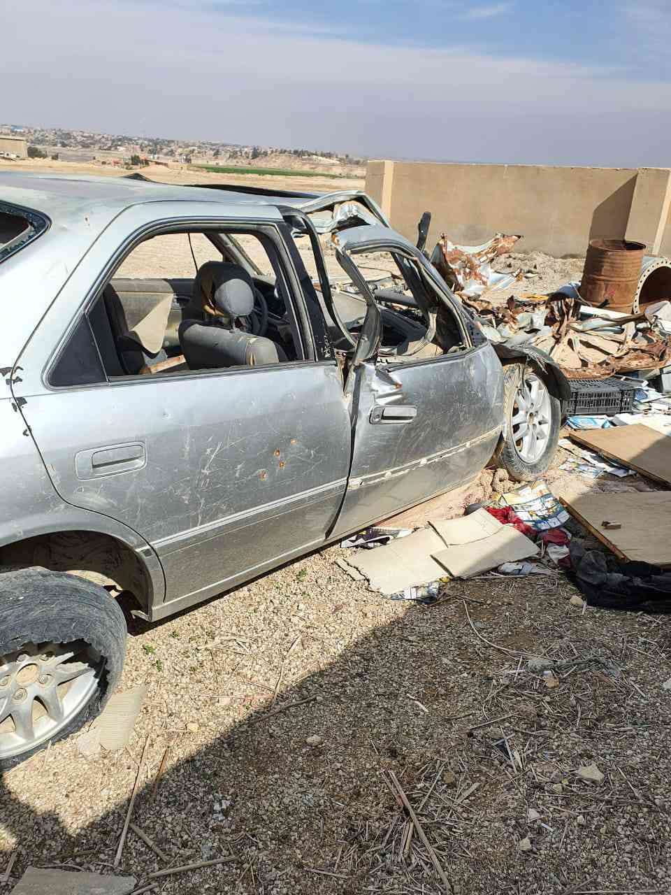 السلام عليكم
كامري 2001 رقم بغداد للبيع 

***********
