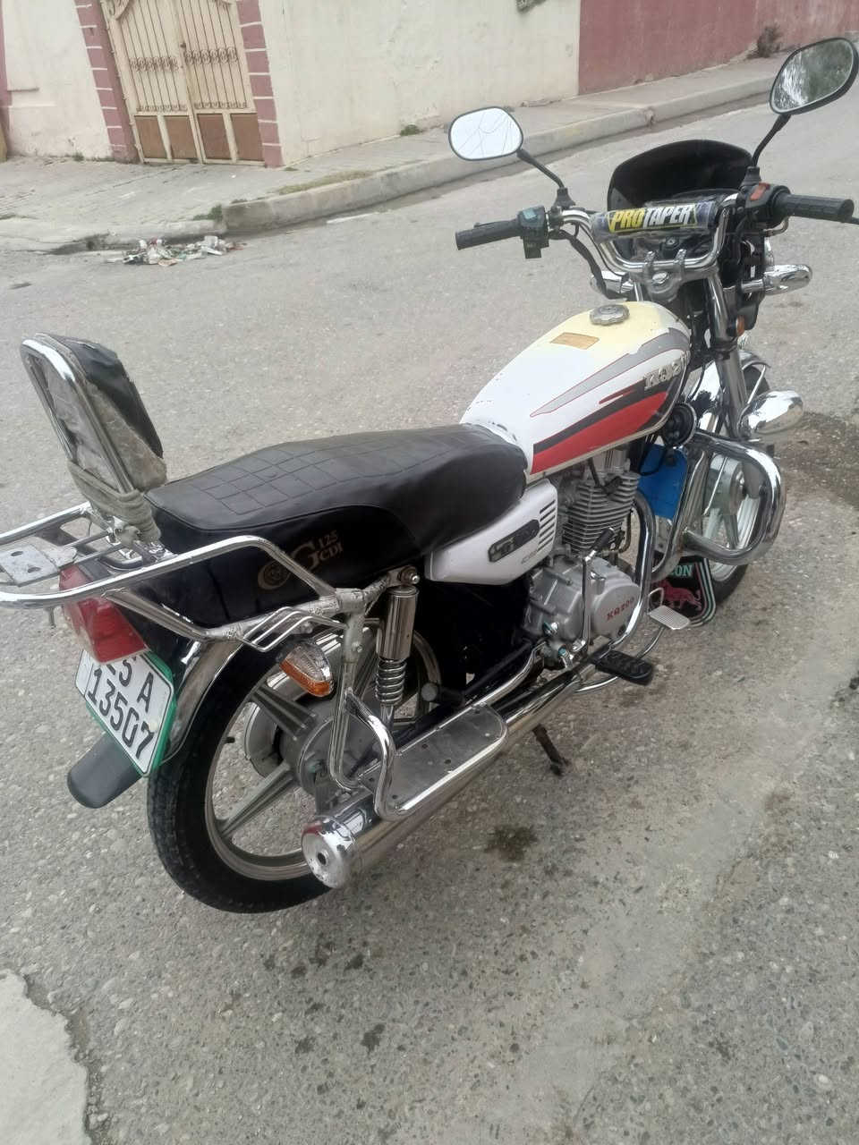 سلام عليكم عندي مطور جني ابيض موديل 2017رقم كركوك دولي مشروع وطني بسمي سنويه عاج محرك 200مامفتوح وضع شركة سعر مليون نوص( ***********)
