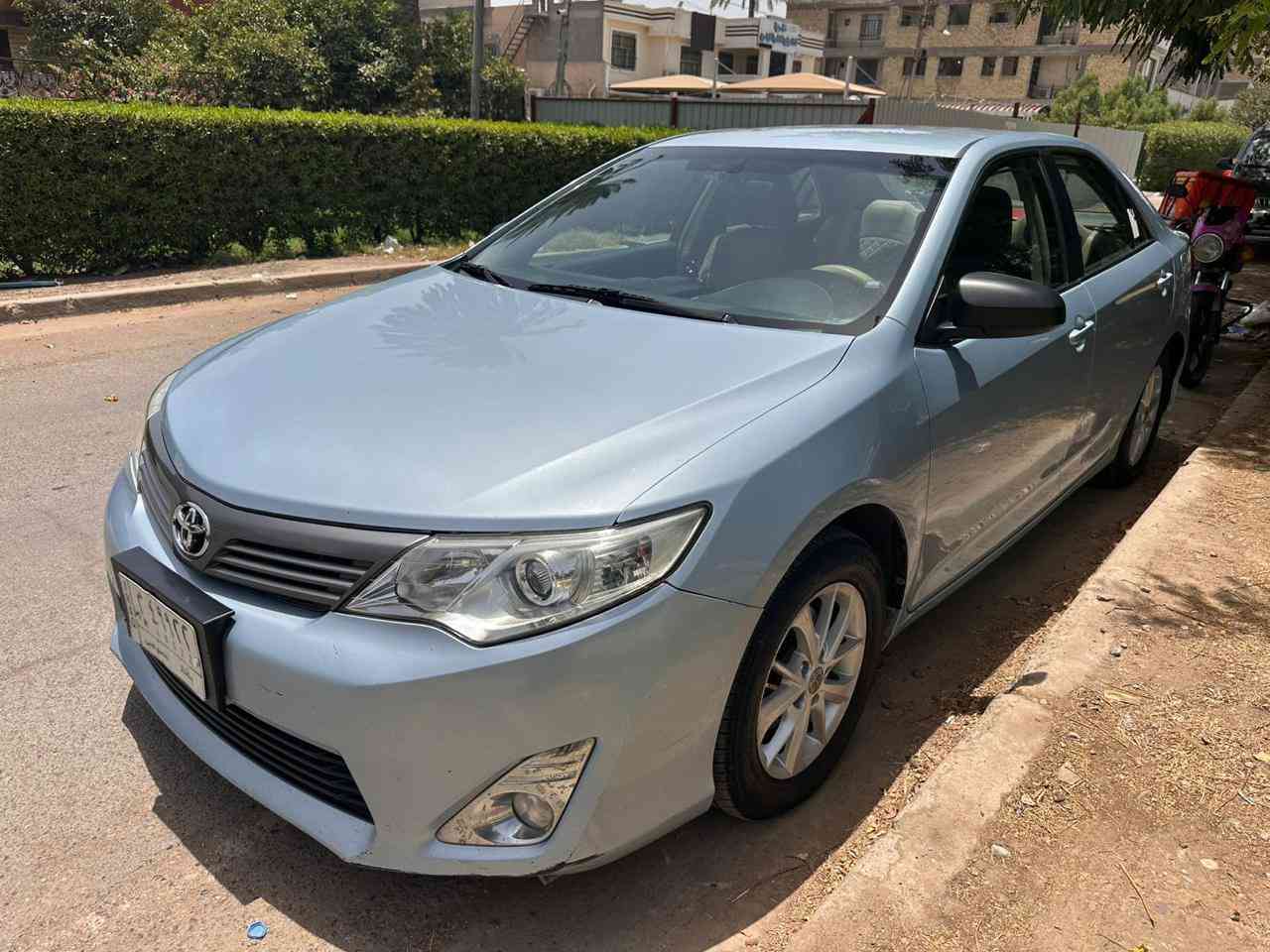 تويوتا كامري خليجي موديل 2013
شاشه تحكم ستيرن كروز سرعه 
بدون صبغ + رصعه بالجاملغ الامامي مامصلحه 
بي دي ار على شبر تقريباً 
ماشيه 180 كم 
اني المالك الثاني للسياره
مكان السياره بغداد / حي الجامعه 
سعر السياره 15،000$ 
*********** 
السياره استخدام شخصي
