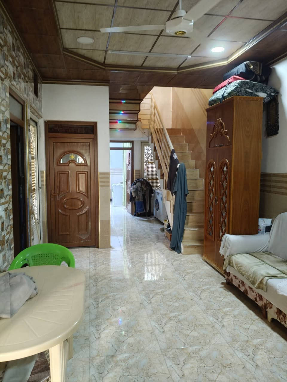 🏛️🏛️دار للبيع 🏛️🏛️
👈مساحه 125 👈 واجهه 6وربع 👈عمق 20
👈الموقع موصل حي الانتصار
👈شارع 60 خلف المركز الصحي 
المربع الذهبي 🔥🔥
👈 الدار فول مواصفات 🔥
👈 الدار متكون غرفتين نوم وهول ومطبخ واستقبال وصحيات وبيتونه
 📒📜 سند طابو الزهور شرط التحويل ملك صرف
📱للتواصل والاستفسار الاتصال
📱***********
📱***********
