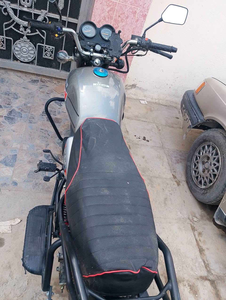 سلام عليكم دايوان 21 ماشيه شيء قليل مرقم بابل
سنويه جديده 

هزه جديده 

الدراجه كفاله عامه من محرك وكشر 

السعر 3250 وبيه مجال بسيط 
الدراجه باسمي تحويل ثاني يوم 

العنوان بابل شارع الحسينيه
لل استفسار اتصال عل رقم فقط 
‏‪***********‬‏
مو شراي لا تعبني فدوه اروحلك
