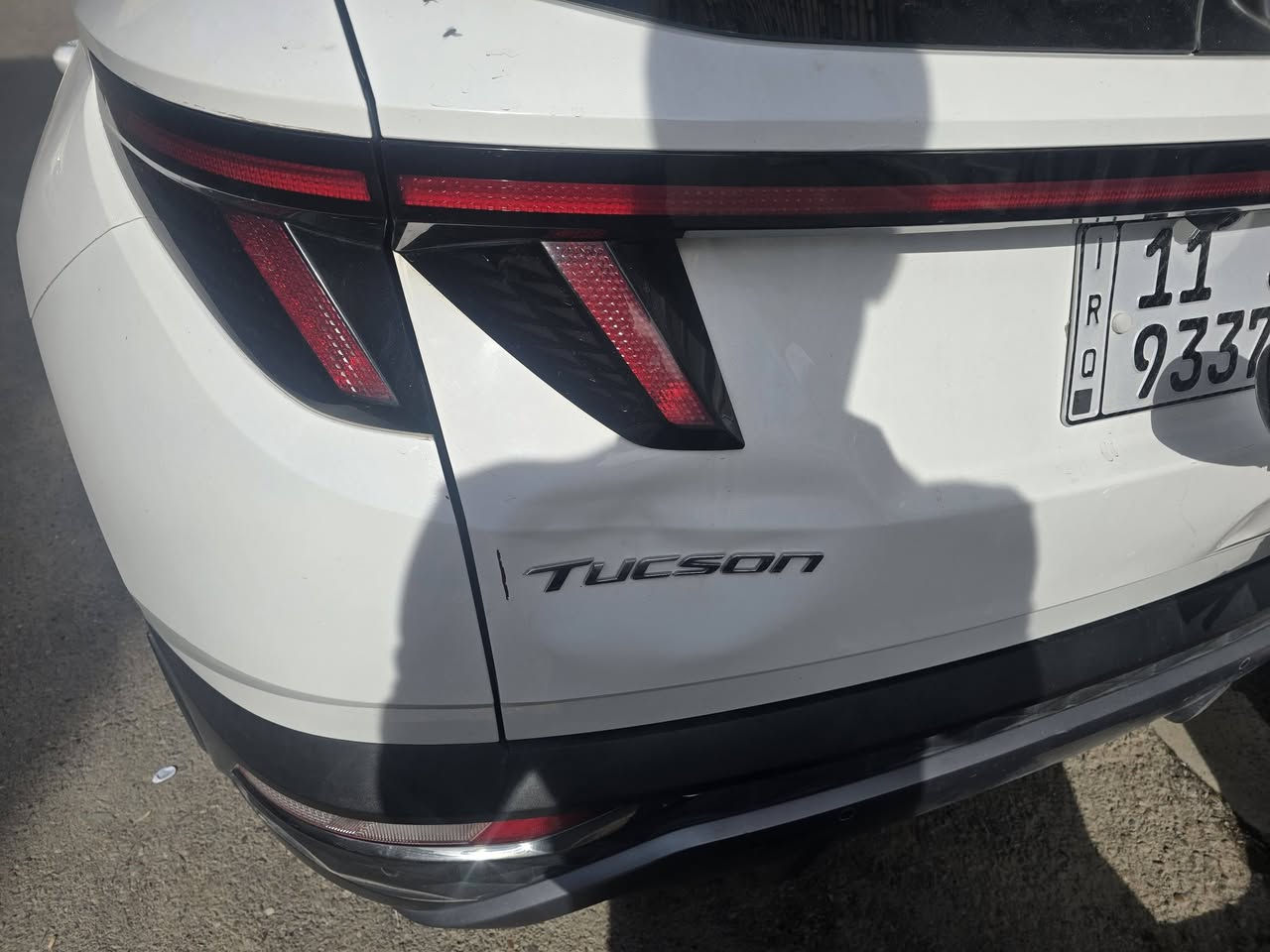 توسان موديل ٢٢ خليجي رقم بغداد ماشية ٥١ الف قابل للزيادة مكفولة بيها طخات خفيفة بالجنطة واضحات بالصورة ٢٠٥ وبيها مجال او مراوس بسبورتج حديث ***********
