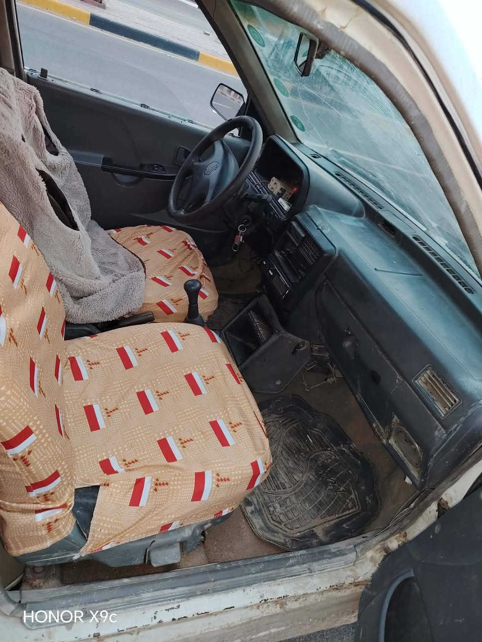 سلام عليكم مديل 11 حداديه نص عمر مكينه جديده بس بيه الستيك والف كير جديد السياره مال واحد على كد الحال بدون راعي بدون راعي سعر 13 او بيهه مجال ***********
