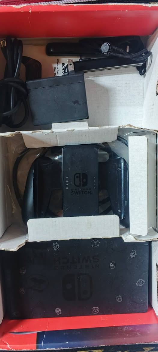 نينتندو سويتش Lcd مهكر قطعة اوفلاين فقط اخر تحديث النسخة المحسنة (بطارية النسخة المحسنة بقوة بطارية الاوليد) مع ذاكرة ٢٥٦ كيكا مليئة بالالعاب مع كافة الملحقات الاصلية للجهاز مع ملحقات اضافية ١. جنطة للجهاز ٢.كفر جلاتيني للظهر ٣. قاعدة شحن ٤. حامل جويكون عدد ٢ لالعاب السيارات او الحركة بشكل افقي 
الجهاز مكفول من كافة المشاكل والاعطال ١٠٠ بالمئة وجميع الملحقات اصلية 
السعر النهائي ٢٥٠ الف 
توصيل بغداد ٥ الاف وباقي المحافظات ٦ الاف 
للتواصل ماسنجر او واتساب او الاتصال
***********
