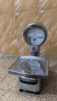 ميزان أنتيك • صنع إيطالي ١٩٥٣ • بغداد