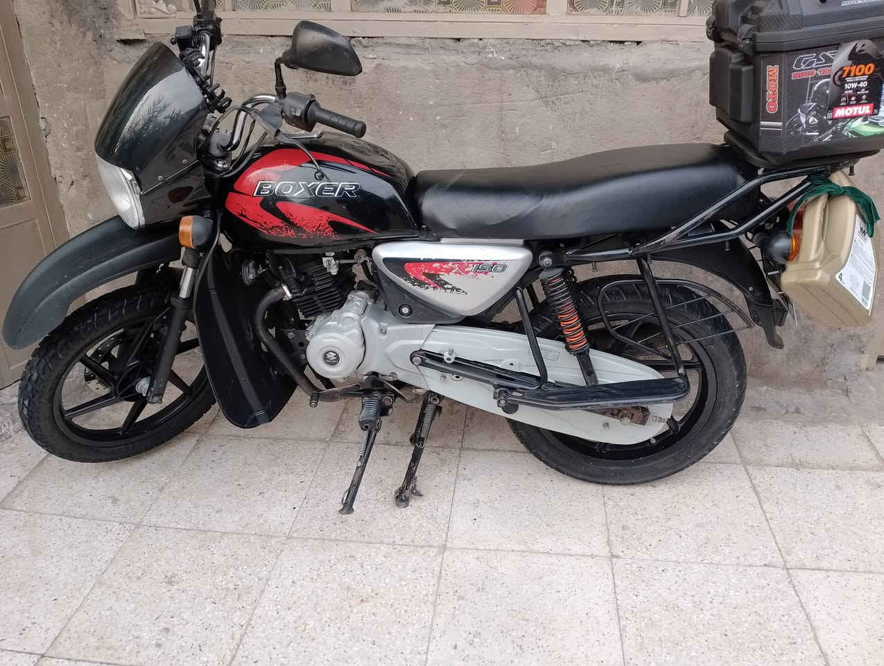 سلام عليكم بوكسر موديل 23  مرقم بغداد باسمي  رقم نكليزي وتحويل ثاني يوم محرك مكفول ما مفتوح ودراجه شوف عينكم وبيهة ملاحضات الي تفيده يجي خاص ويدلل ابيع بدون الصندوك  سعرهة 2100 مليونين و 100 وبيهة مجال  للشراي  عنواني بغداد منطقه الولدايه قرب حي البتول


**إذا كنت صاحب هذا الإعلان وتريد حذفه لأي سبب، رجاءا أرسل رسالة إلى الدعم الفني**