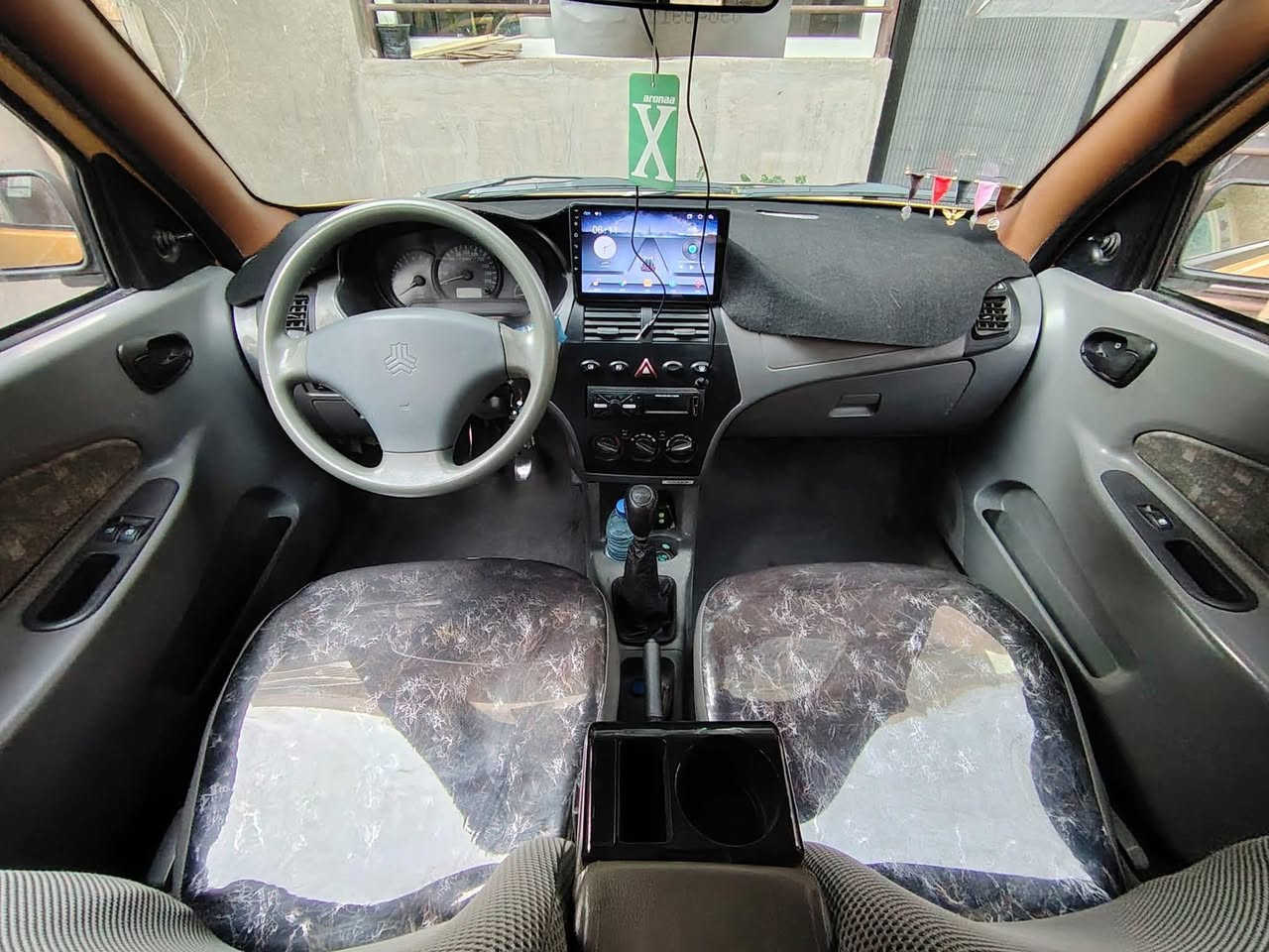 السلام عليكم
سياره طيبه ٢٠١٥ للمراوس باوتماتيك 
وانطي فرق عادي 
السياره نضيفه كير مكينه حداديه تبريد ثلج لا شواصي لا خياس نصبتهه حلوه السياره رقم بغداد مكاني كربلاء تحويل شوكت متريد ضربتهه جاملغ مصلح 
للاستفسار 

***********
