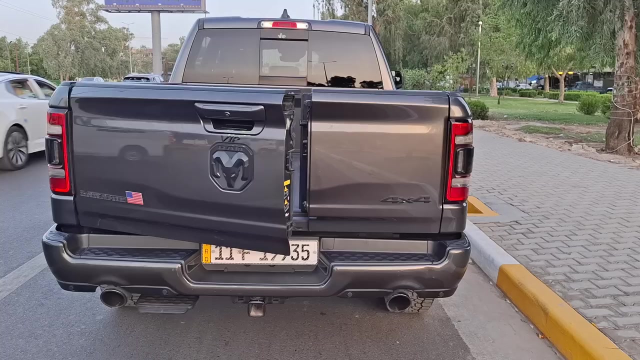 سلام عليكم دوج رام موديل ٢٢ دخول ٢٤ لاريمي فئة لاريمي اخوان السيارة موعادية سيارة مختلفة فول فول للاخير من جكات من بنوراما من شاشة تسلا دوس كهرباء مري شفط سكلتر كهرباء درج خلفي بيهة اهواي مواصفات كشنات تبريد تدفئة  بدون ايرباك  حادثة دعامية  ابامريكا فاتحين جاملاغات وبنيد اجتي للعراق راجعات نفسهن بدون دواخل بدنة راديترات تبريد شركة يعني السيارة اتبدل بيهة فقط دعامية بيع اوامراوس رقم بغداد مميز  هاتف *********** سعر 38 مجال شراي فقط لتقارنهة بالرام العادية الحبيب تحياتي
