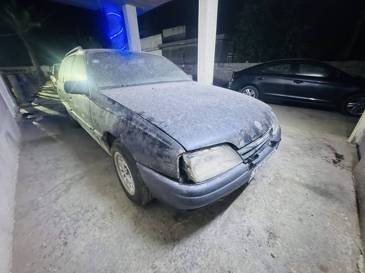 سلام عليكم للبيع أوبل اوميكا 1990 شغاله مابيها نقص رقم بغداد الجديد السعر 23 وبيها مجال مكان بغداد  لاستفسار ***********
