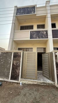 دار للبيع   المساحة ٧٥ متر طابو ملك صرف سكني  طابق ونص   الموقع بغداد ...