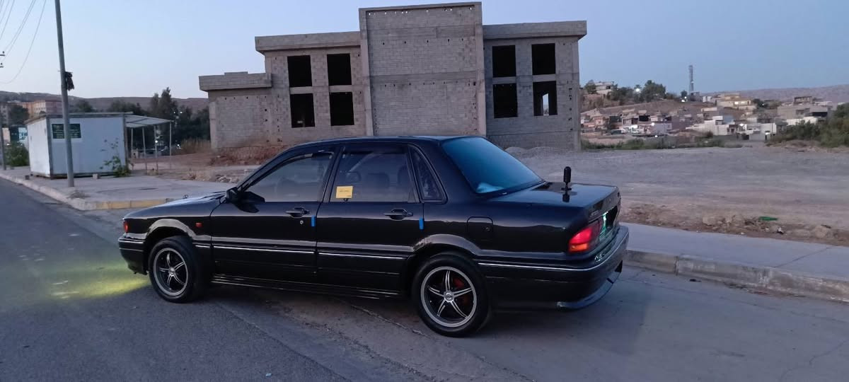 بەناوی خوای گەورەو مهرەبان 
***********سعر 30گەڵاو معامەلەیەکی کم 

گڵاند 63مۆدیل 91ئاڕم پلاستیک سۆران بەشەرتی ئەوەلیات  مەکینە 63بەخ گێڕومەکینە بەشەرت   سڵایتە  ئاوێنە کاڕەبای    چوار جام کارەبایە  کورەکراوە بۆجوانی    چوار ویلو تایی نوێ    لێدراو براوە وەرگەڕاو بەشەرتە   گاعیو ناوگاعی تازە تێگیراوە   تەنزیلو سەماعی نوێ   بەرگەکوشنی نوێ    کارەبای هەموگیانی بەشەرت  شوێن کۆیە أربيل, العراق
