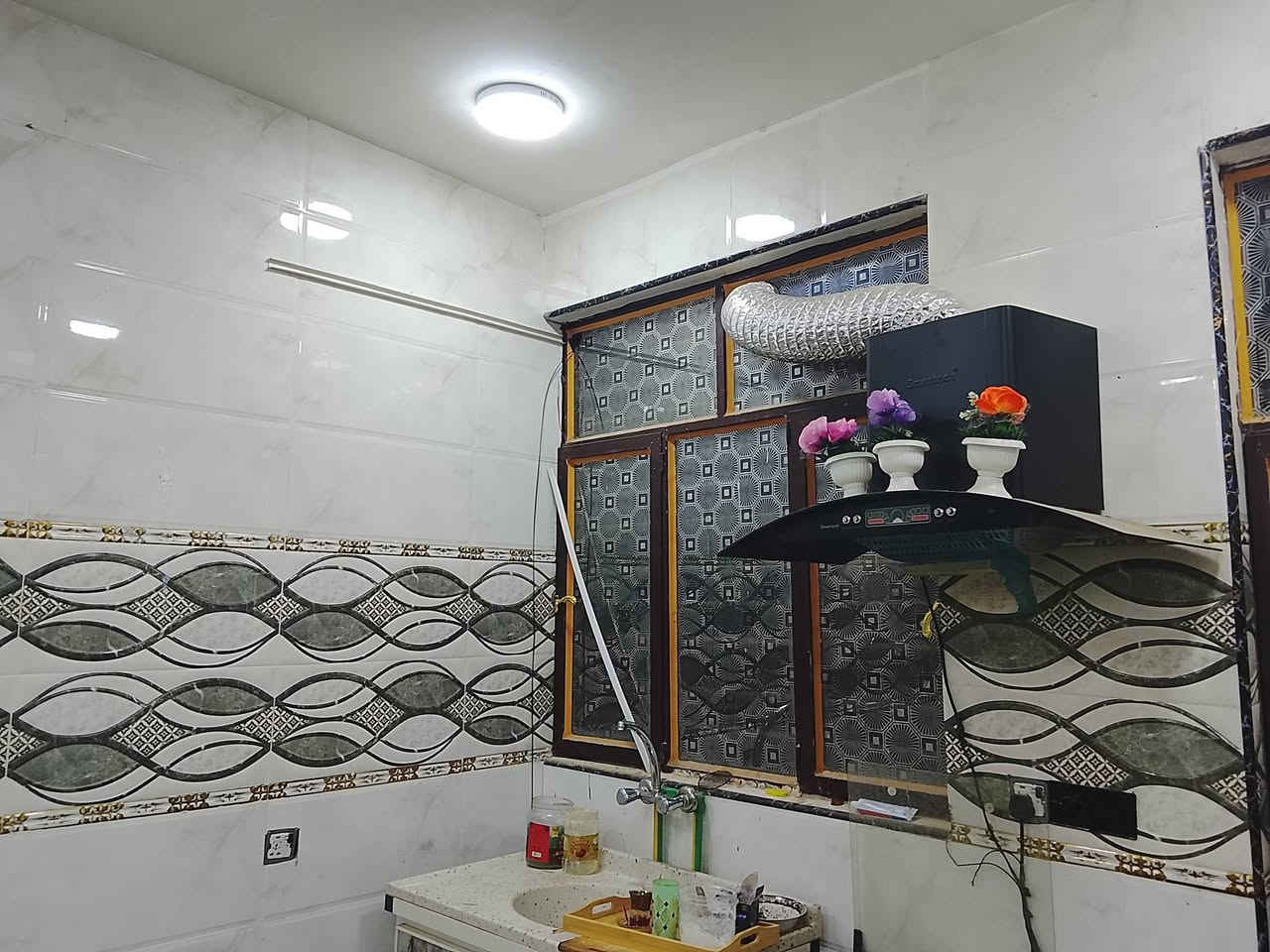 بيت للبيع 200م بغداد الحسينية بداية مسقط قريب ع شارع
مطلوب قرض اسكان 20مليون سعر البيت 90 
يرهم مقدمة وكل شهر 500 
رقم صاحب الدار *********** واتساب
