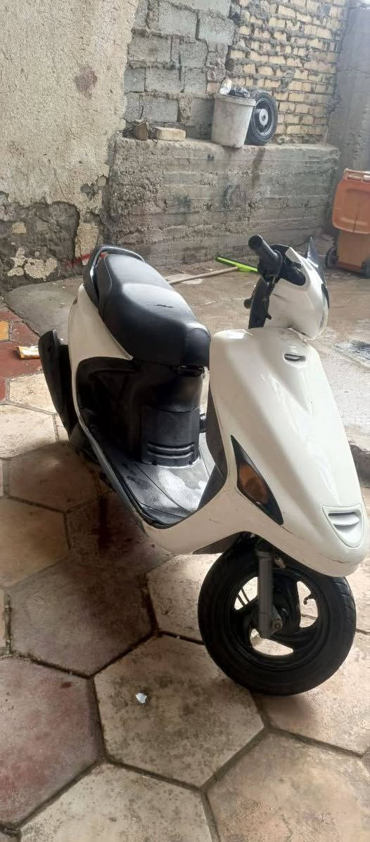 السلام عليكم
فراشه فحل للبيع 

الدراجه كلها ختم واحد ويه المكينه سواد وكفر 

شرط الشلعه والمعدل 

السعر 450 وبيه مجال للشراي 

المكان بابل الكفل 
للاستفسار خاص او اتصل/***********
