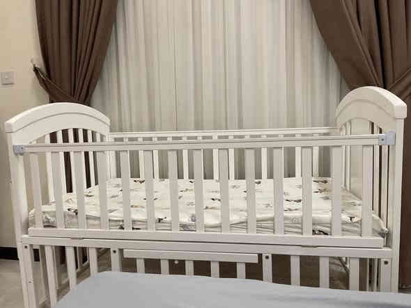 سرير طفل قياس  75 × 135
وبعد التكبير يصير قياسه 75 × 175
مستعمل قليل نضيف جدا السعر 150 وبي مجال 

العنوان بغداد الغزالية
***********
