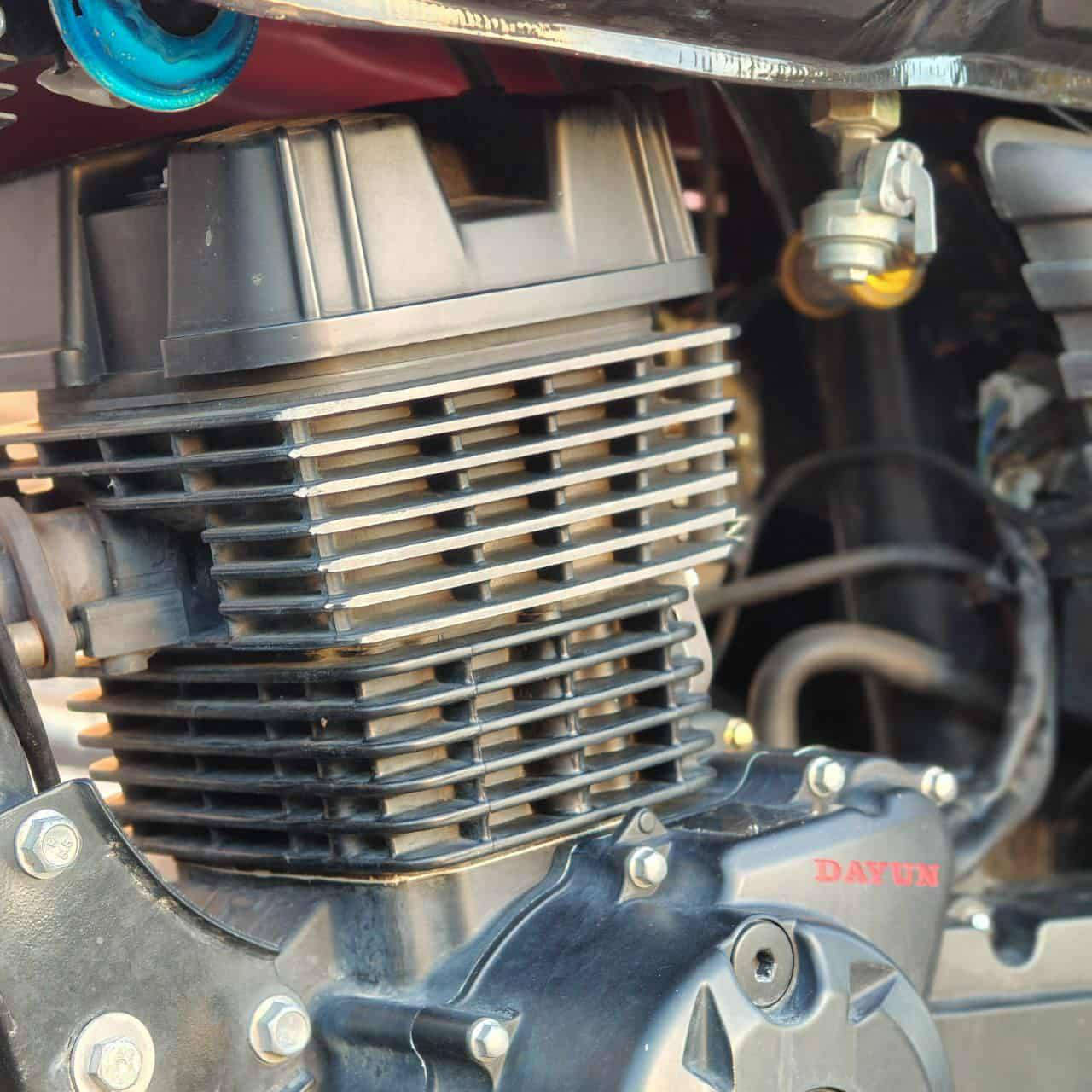 لايتي 25(رقم وسنويه اربيل )  
1_ ماطور دايوند لاتيه مديل 2025 
2_ مرقم كامل شرط تحويل 
3_ ماطور ماشي 9000
4_جديد تجي او تجيب ويك فيتر تجي أجيك الماطور زيرو 
5_سعر  مليونين 650 الف او بي مجل شي قليل للاستفسار 
اتصل على الرقم *********** 
مكاني موصل
