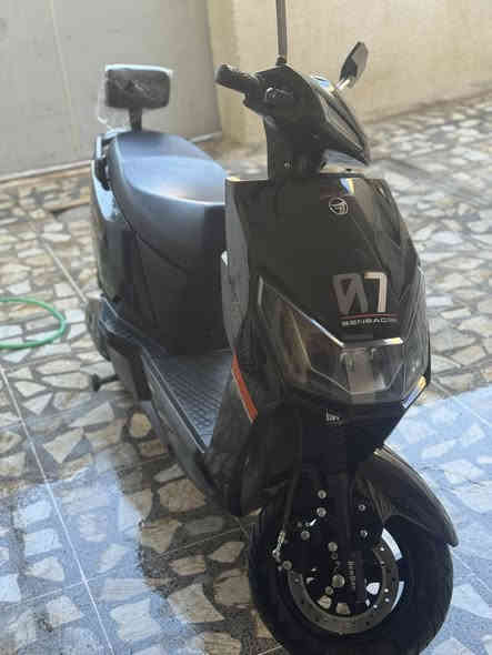 دراجه BENBAO A7
السرعه/80k
المدى/ 65Km
الملف/1800
تتحمل وزن 250Kg
6بطاريات 32 امبير 
دبلات هايدروليك 
مانع سرقه +منفذ شحن 
4 سرعات 
الدراجه 2025 
ما سالها شهر من مشتغله 
الدراجه بعدها زيرو 
بصمه تشغيل عن بعد 
مكان بغداد الزعفرانيه***********  
السعر 850وبيها مجال بسيط
