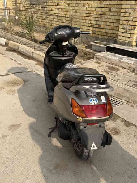 السلام عليكم دراجه سبيسي مكينه ياباني لا مفتوح ولا مجفت كهربائيات شغاله كلها بس الكفر الامامي جارد السعر 800 وبيه مجال العنوان كوت رقم الهاتف ***********
