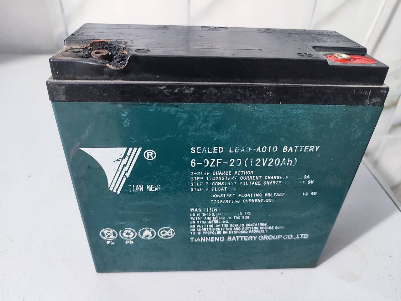 سلام وعليكم دراجة شحن للبيع جديده 
     بطاريات عدد ٦
     سويج عدد ٢
     ريموت عدد ٢
     نقص بطاريه وحدة فقط
     السعر ٧٠٠ 
   بغداد مدينة الصدر الحميدية
رقم الهاتف ***********
