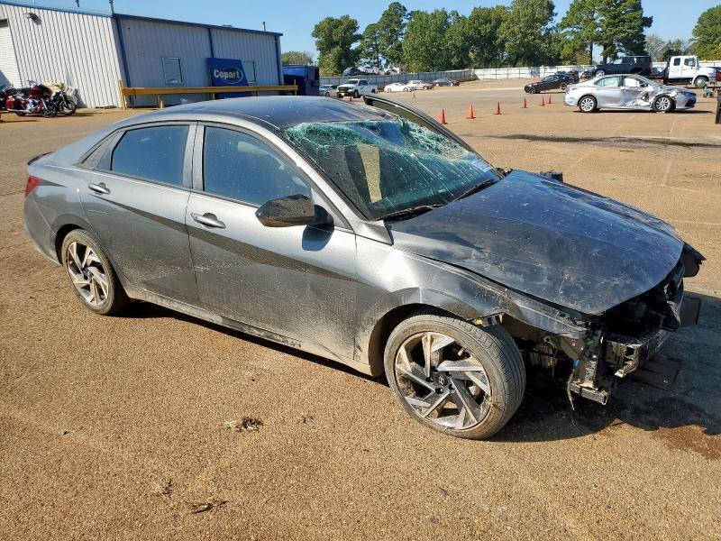 السلام عليكم... من رخصة الادمن
اذا معجبك المنشور اعبره الله يرزق الجميع. 
(((للبيع نقد فقط))) بدون مراوس
النترا 25 سبورت لون سلفر. تشتغل وتمشي. ماشيه 11 الف. حره باسمي.
السعر 110 $ بدون رقم وبدون تصليح على وضعها. مكانها الديوانيه.
التفاصيل.. ***********
