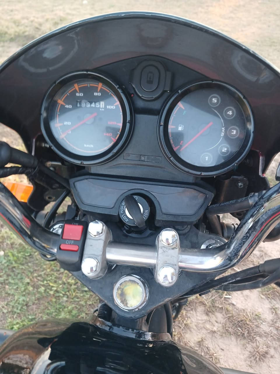 بوكسر مديل ٢٢ اوراق اصوليه 
محرك شركه 
مكاني ديالى مندلي جسر النفط 
السعر مليون و250
***********
