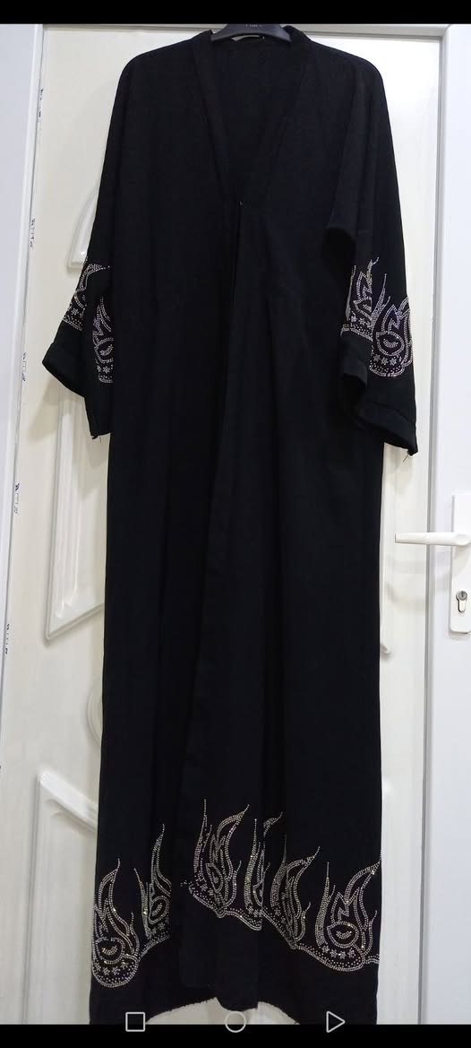 فستان قياس ٤٢
بشت يلبس من قياس ٤٠ لي حد ال ٤٦
مع ملفع 
نضاف حيل
كلم ب ١٠ الاف


**إذا كنت صاحب هذا الإعلان وتريد حذفه لأي سبب، رجاءا أرسل رسالة إلى الدعم الفني**