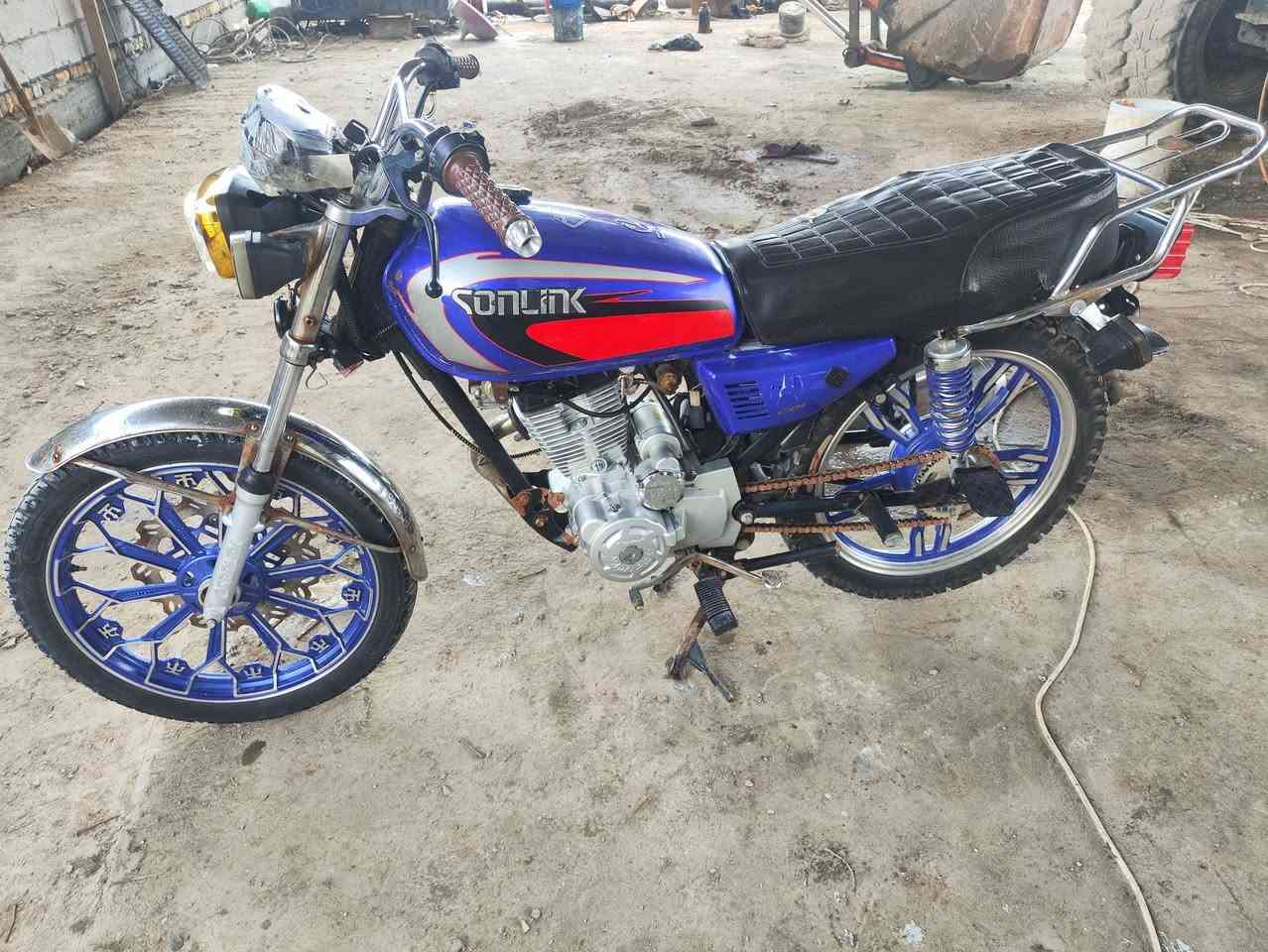 سيفان مديل 24اوراق 
550وبيها مجال مكان النيل ***********
